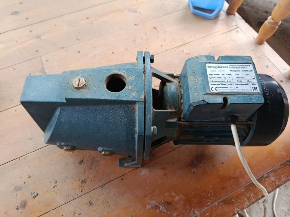 Grandfar suv nasosi deyarli yangi